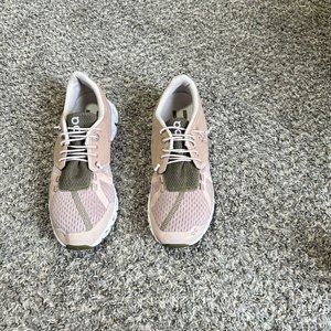 On Cloud Cloud 5 Running Shoes Sneakers Size 7 Womens Doe White Blush Pink